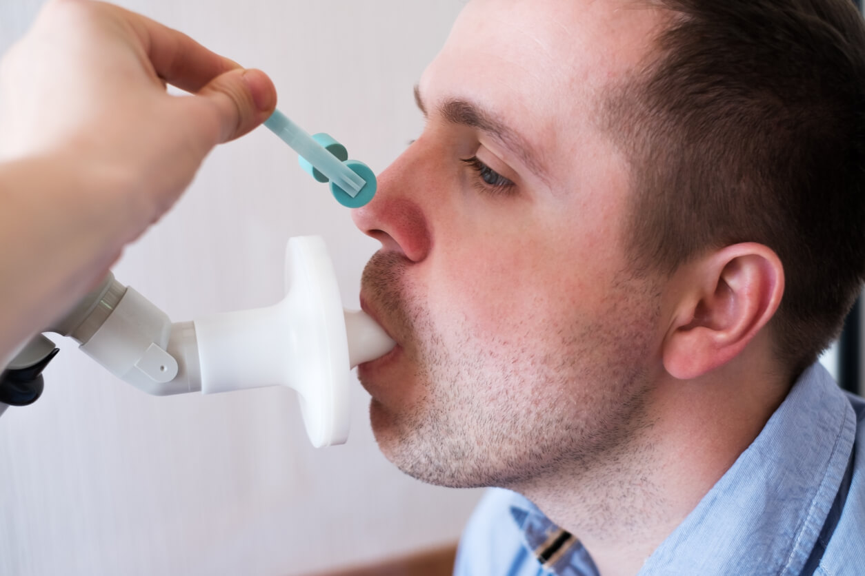 Проверить дыхание тест. Аппарат ФВД. Спирометрия. Исследование функции внешнего дыхания. Функция внешнего дыхания астма.